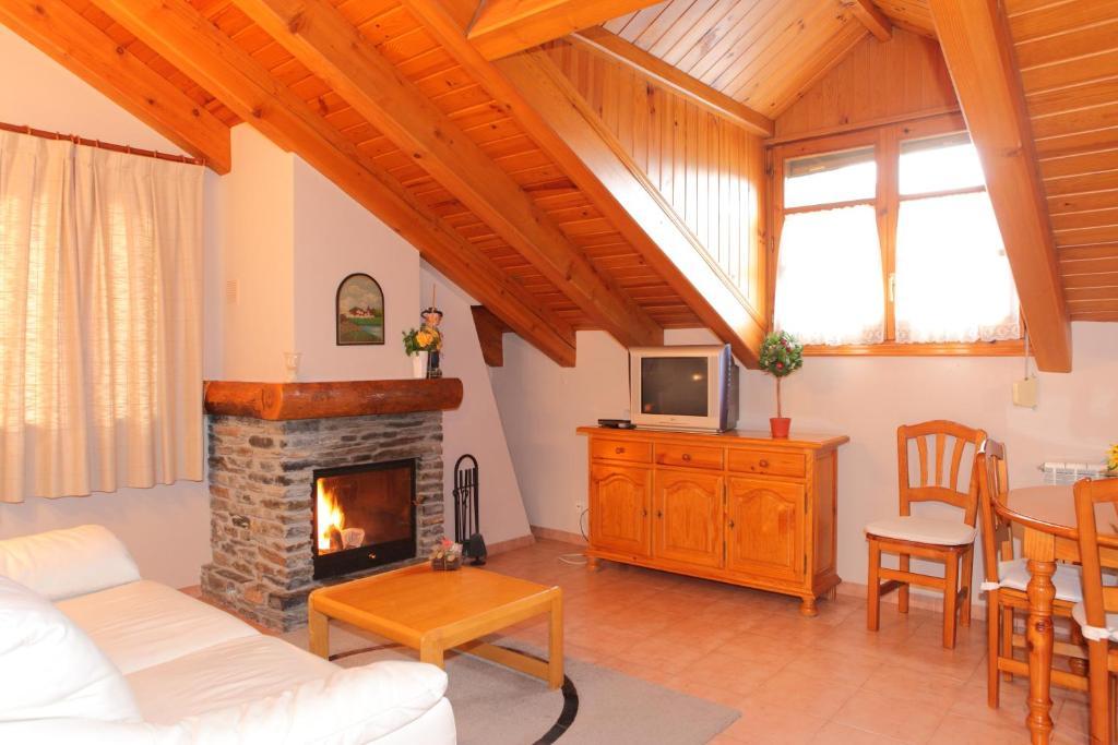 Apartamentos Alba Casa Alquesera Sahun Room photo